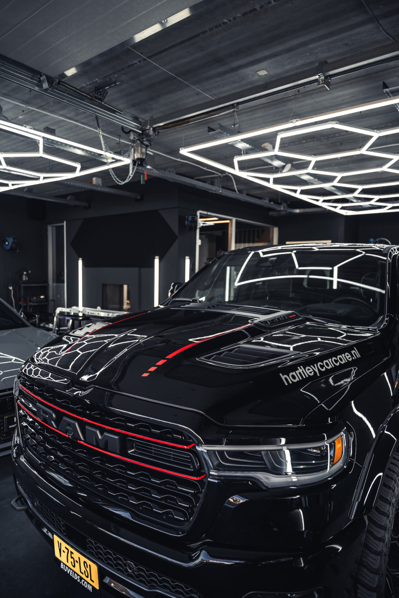 Innovacar keramische coating aangebracht door Hartley Car Care op een Dodge Ram Limited