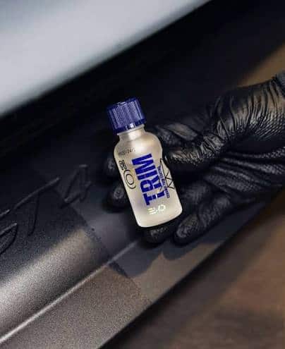 GYEON coating voor trim coaten van een kunststof auto-onderdeel